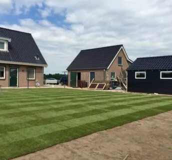 Graszoden aanleggen Den Ham