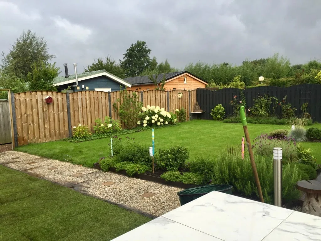 Graszoden leggen Nieuwebrug