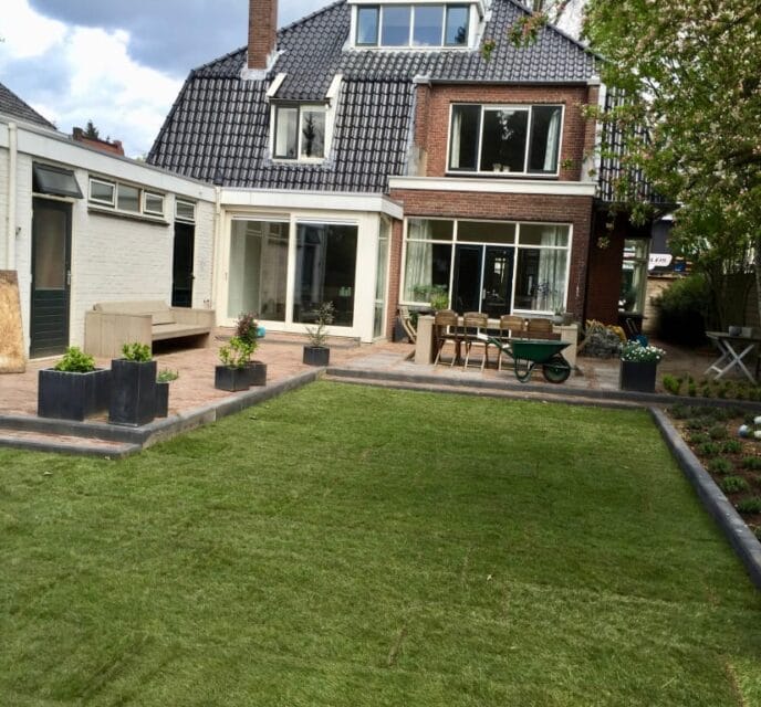 Leggen graszoden Enschede