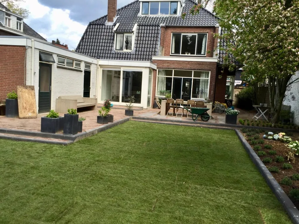 Leggen graszoden Enschede