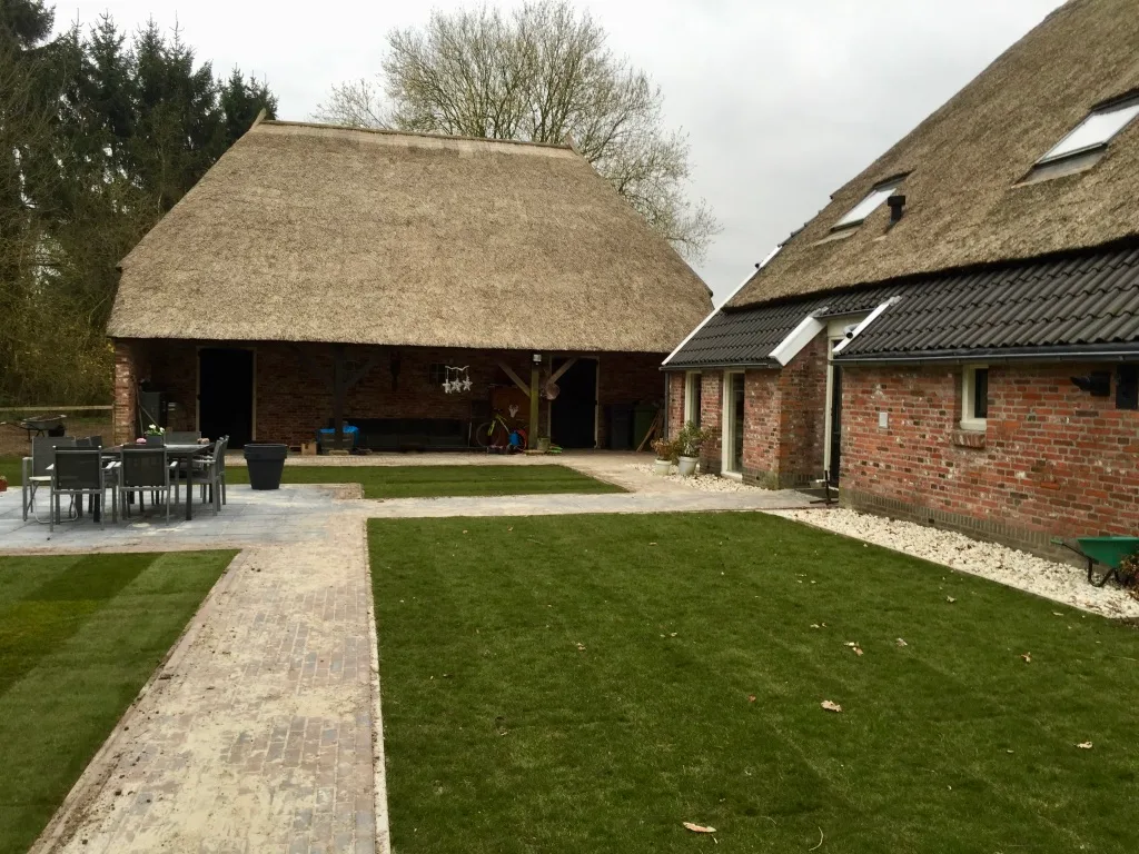 Graszoden aanleggen Drouwen-Alinghoek