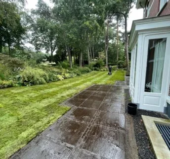 Oude graszoden verwijderen in Bilthoven (280 m²)